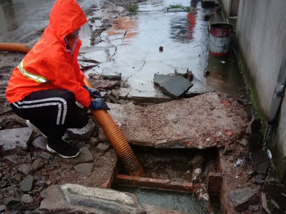 深州专业清理污水池 炜誉市政以规范流程守护城市 “肠道”